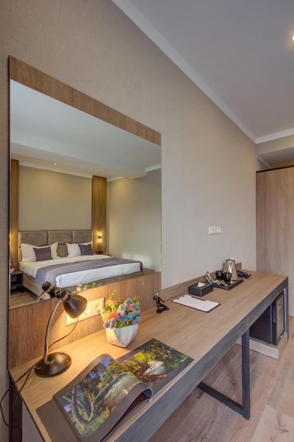 Sara Boutique Hotel บิชเคก ภายนอก รูปภาพ